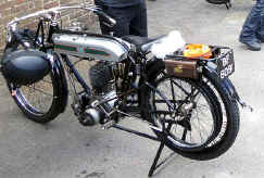 1914_Triumph TT b.jpg (47378 bytes)