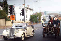 1902_Panhard_&_Levassor_7_Tonneau.jpg (37235 bytes)