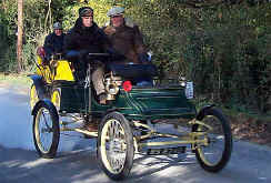 1903_Stanley_Steamer.jpg (48648 bytes)