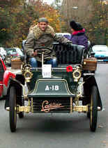 1904_Cadillac_Rear_Entrance_Tonneau.jpg (37283 bytes)